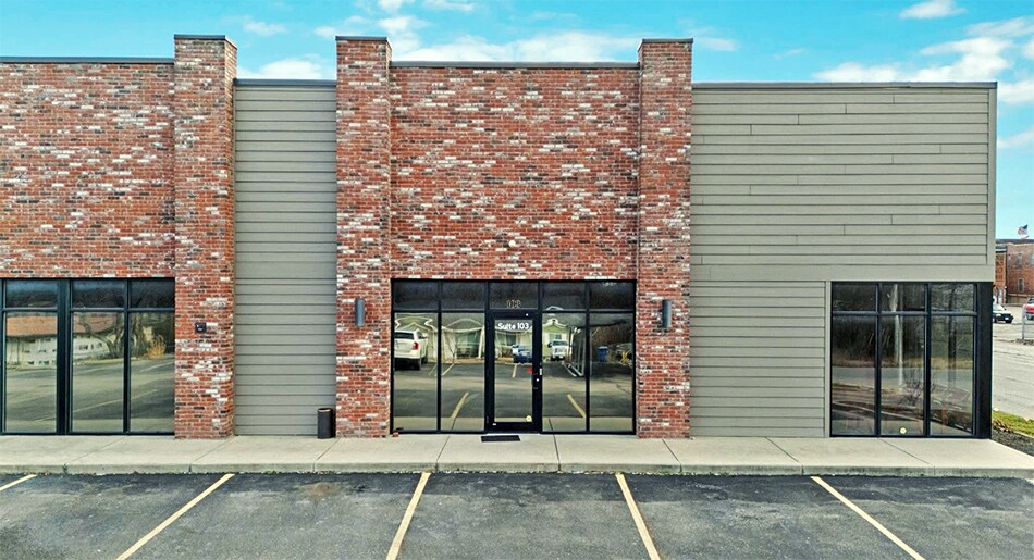 More Photos Of 109 E US Highway 54, Camdenton Office For Lease