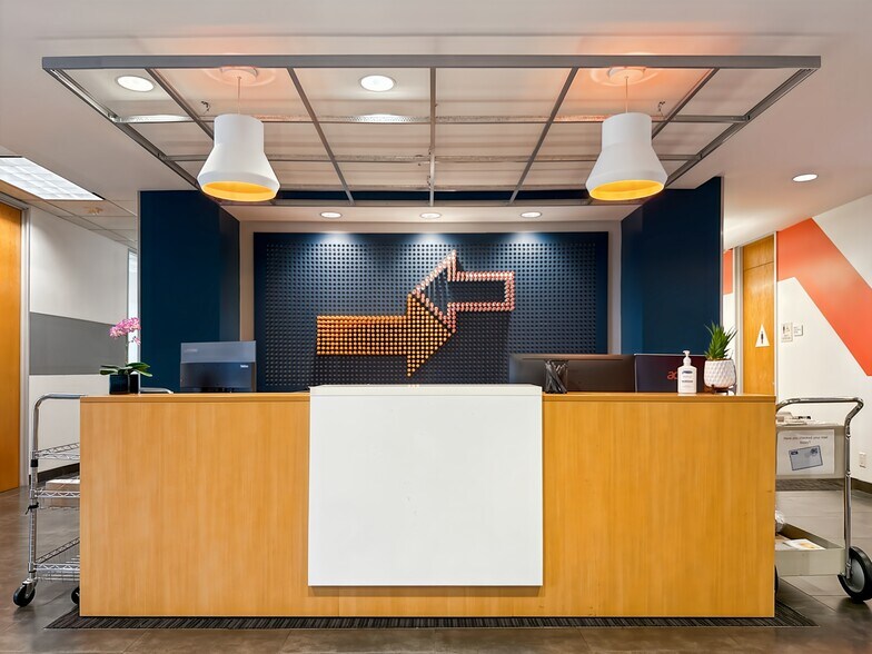 More Photos Of 12100 Wilshire Blvd, Los Angeles Coworking Space