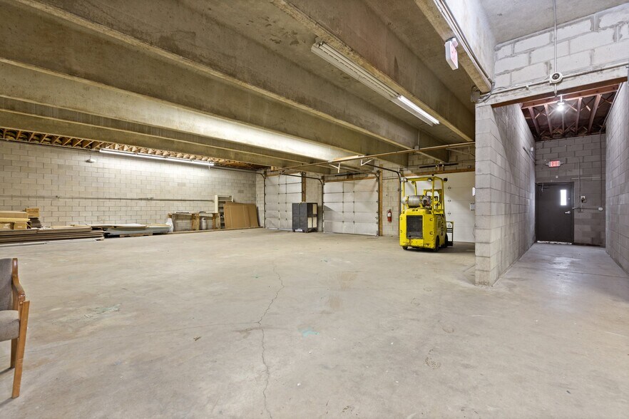 More Photos Of 200 N 13th St, Bay City Warehouse For Lease
