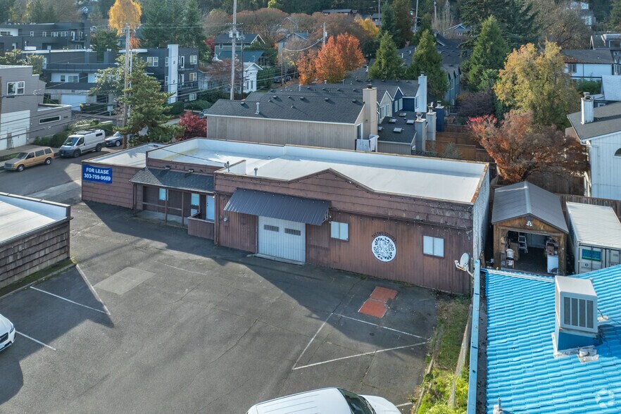 More Photos Of 7025-7027 SW Macadam Ave, Portland Warehouse For Lease