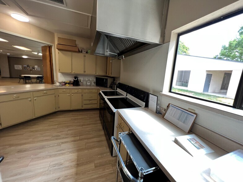 More Photos Of 2709 Custer Rd, Plano Religious Facility For Lease