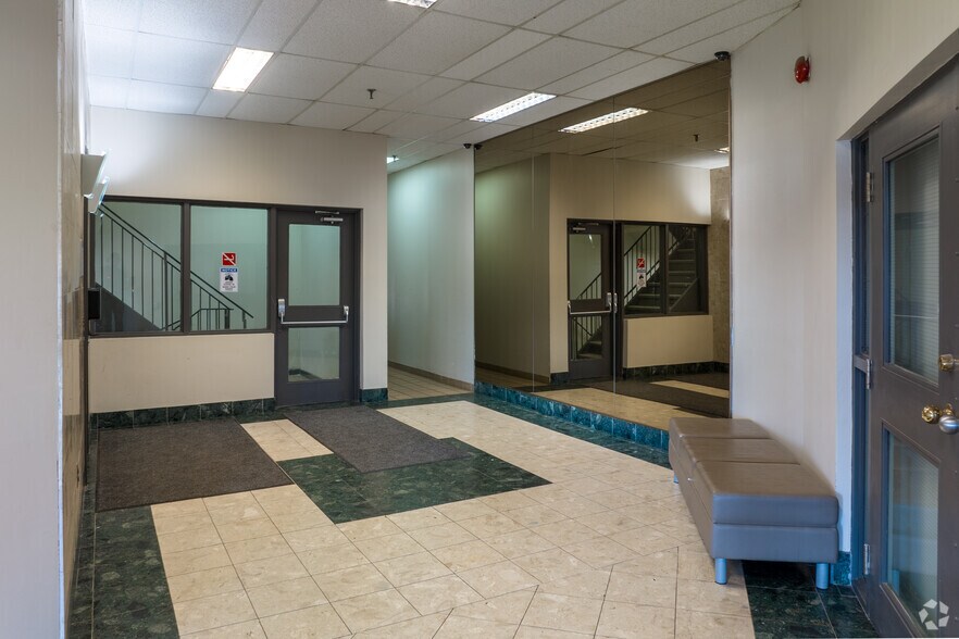 More Photos Of 390 Steeles Ave W, Vaughan Freestanding For Lease