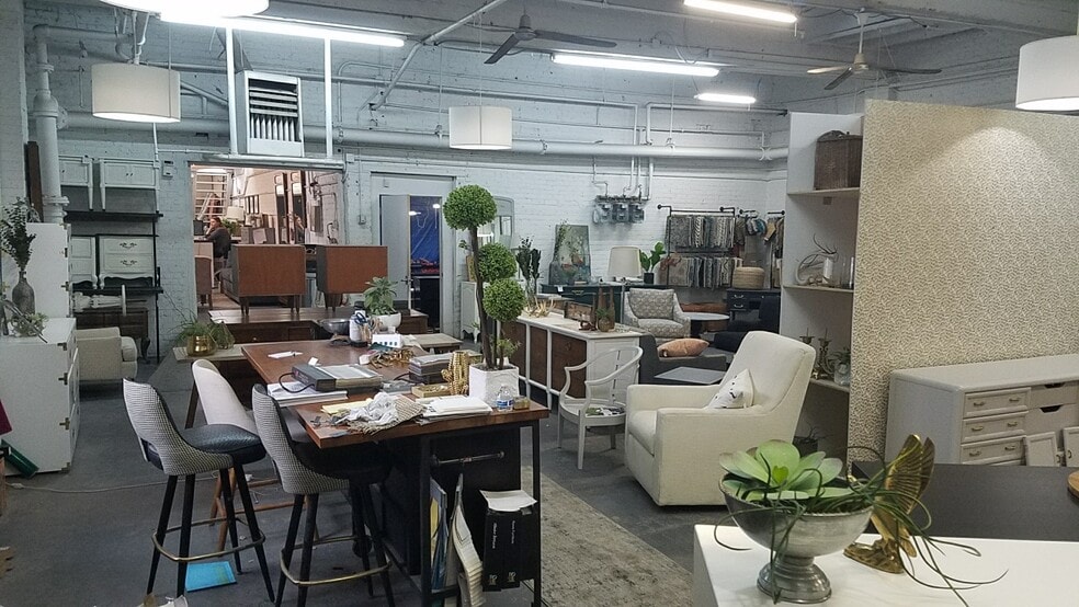 More Photos Of 3050 N Western Ave, Chicago Industrial For Lease