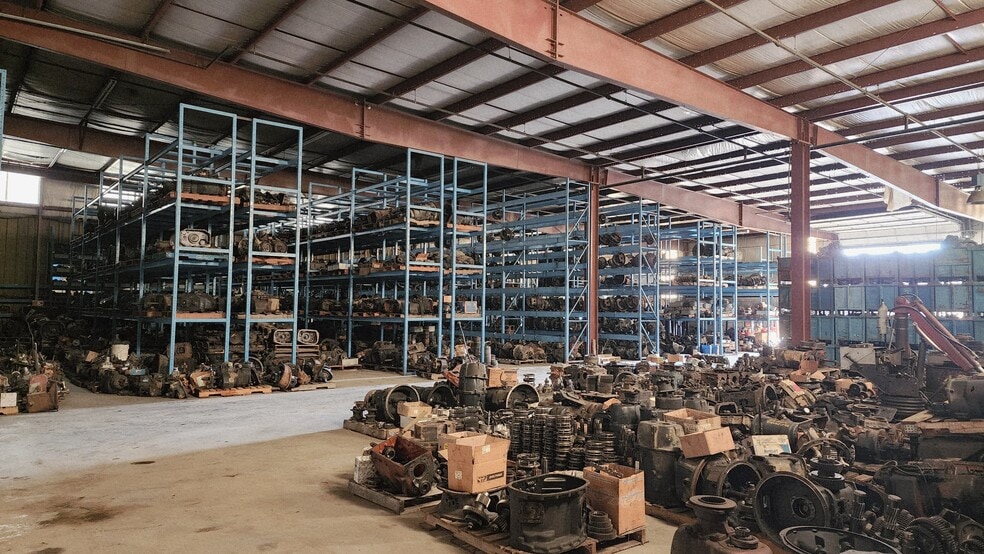 More Photos Of 284 Blue Sky Pky, Lexington Warehouse For Sale