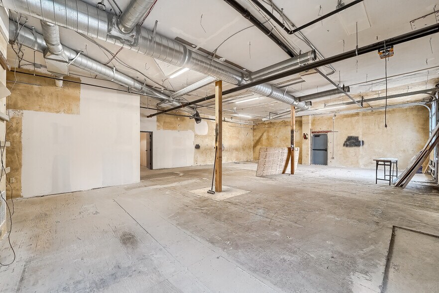 More Photos Of 611 2nd Ave, Longmont Showroom For Sale