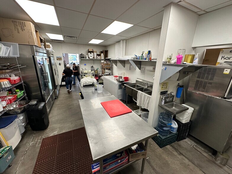 More Photos Of 4100 Central Ave SW, Albuquerque Fast Food For Sale