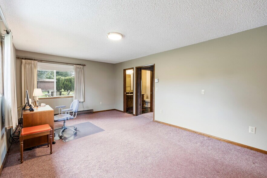 More Photos Of 1553 Bishop Rd, Chehalis Flex For Sale