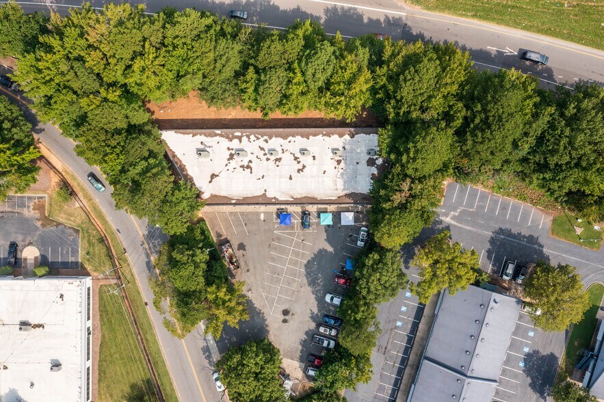 More Photos Of 5105 Reagan Dr, Charlotte Storefront Retail Office For Sale