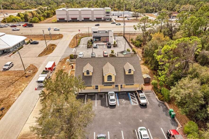 More Photos Of 17245 Bonnie Ave, Port Charlotte Office For Sale