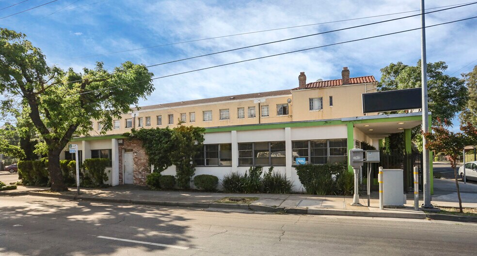 More Photos Of 1446 N Hunter St, Stockton Office For Sale