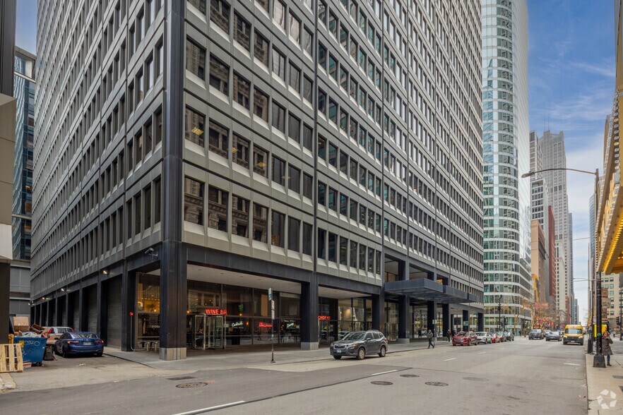 More Photos Of 33 W Monroe St, Chicago Office For Lease