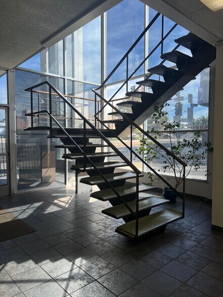 More Photos Of 1660-1670 Wilshire Blvd, Los Angeles Office For Sale