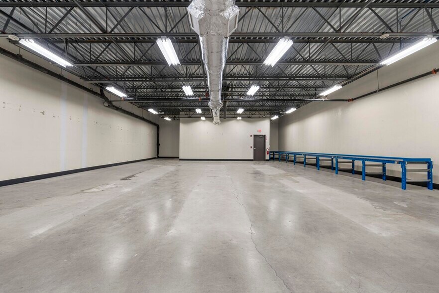 More Photos Of 1083 Boston Post Rd, Milford Drugstore For Lease