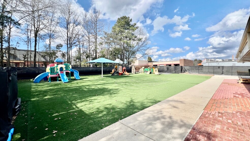 More Photos Of 205 Market Pl, Roswell Schools For Sale