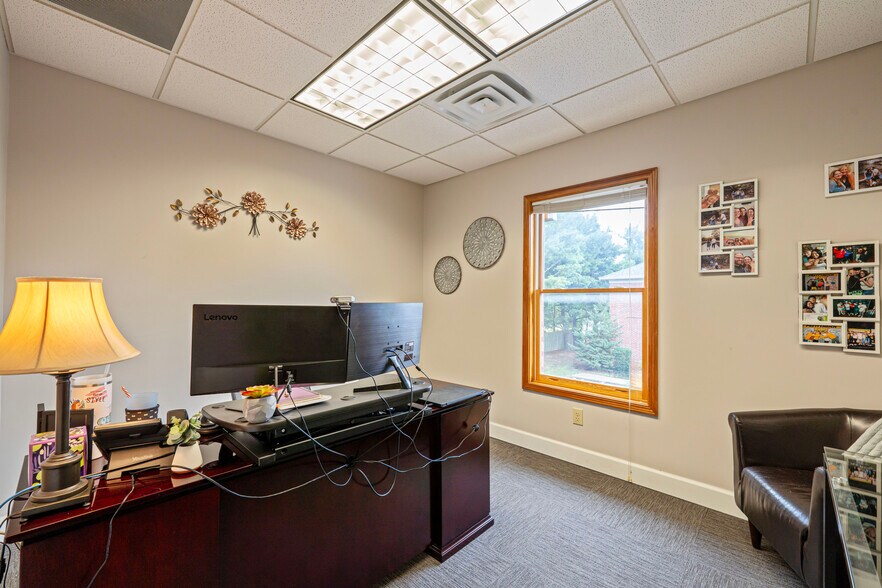 More Photos Of 124 Dorchester Sq, Westerville Office For Sale