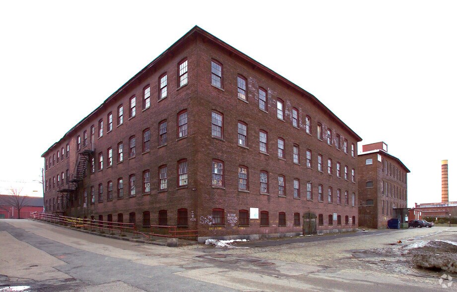More Photos Of 28 Anawan St, Fall River Manufacturing For Lease
