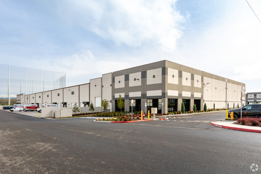 Primary Photo Of 5615 NE Huffman St, Hillsboro Warehouse For Lease