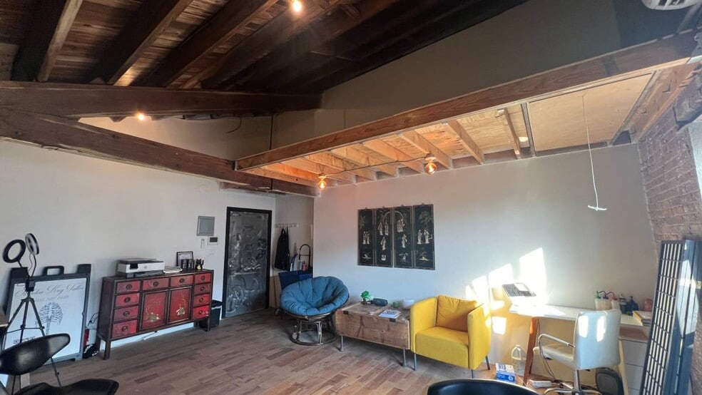 More Photos Of 310 Meserole St, Brooklyn Flex For Lease