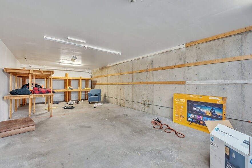 More Photos Of 845 W Moreno Ave, Colorado Springs Warehouse For Sale