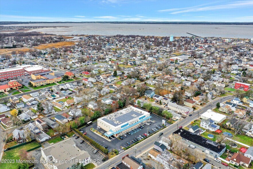 More Photos Of 199-201 Main St, Keansburg Bank For Lease
