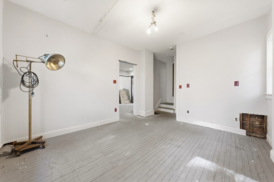 More Photos Of 12406 Larchmere Blvd, Cleveland General Retail For Sale