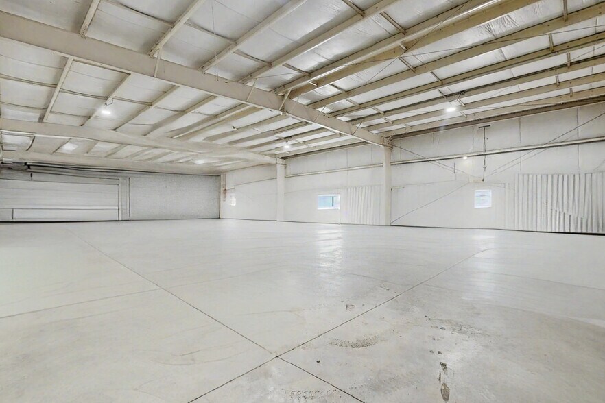 More Photos Of 2862 Wagner Rd, Waterloo Industrial For Lease
