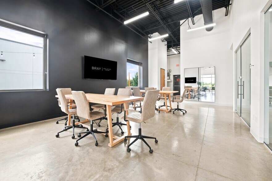 More Photos Of 8610 Potranco Rd, San Antonio Storefront Retail Office For Lease