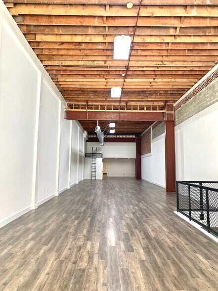 More Photos Of 901-907 S Hill St, Los Angeles Storefront For Lease