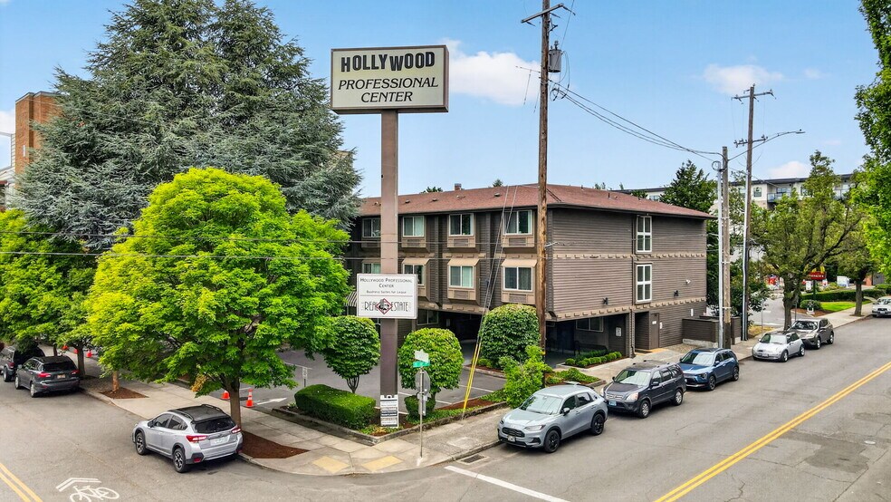 More Photos Of 3939 NE Hancock St, Portland Office For Sale