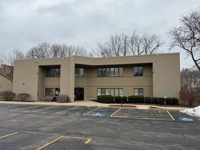 More Photos Of 472 N McLean Blvd, Elgin Medical For Sale