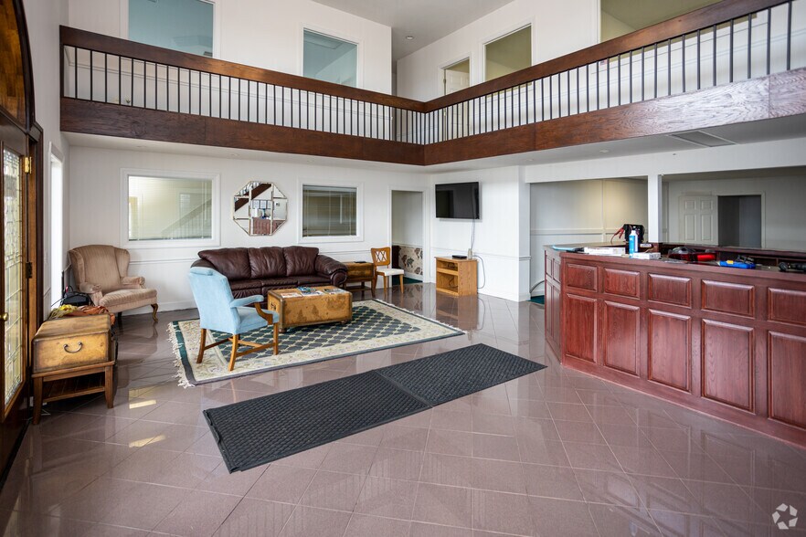 More Photos Of 236 Miller Ave, Crossville Medical For Sale
