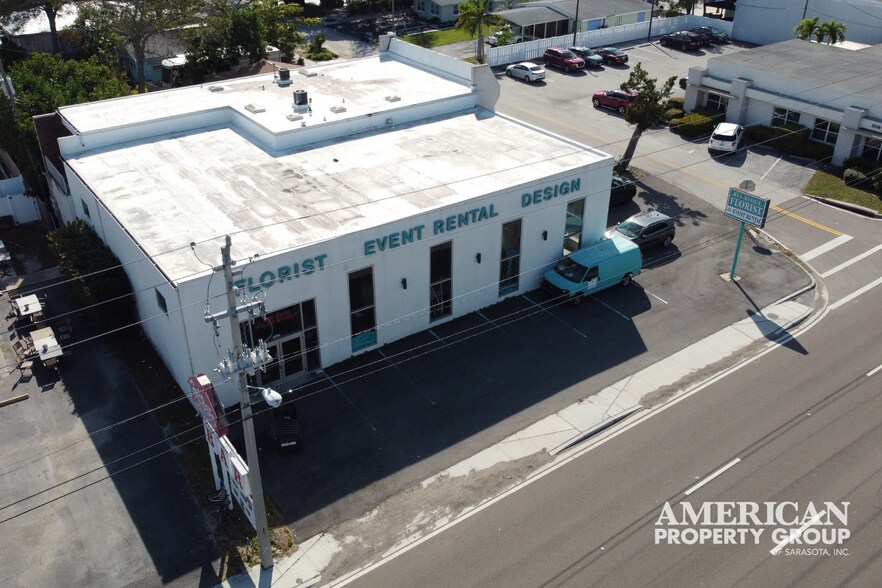 More Photos Of 2048 Bee Ridge Rd, Sarasota Storefront Retail Residential For Sale