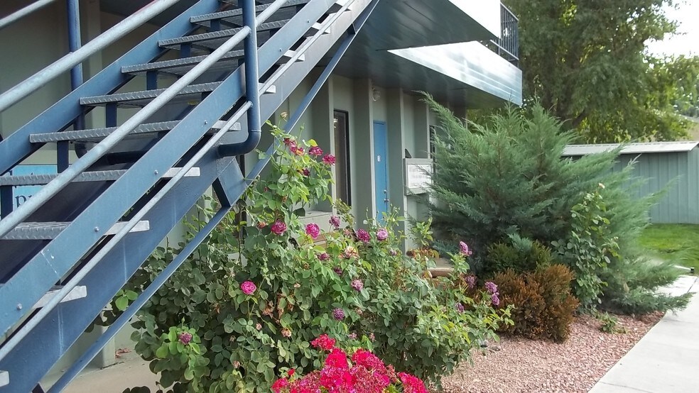 More Photos Of 7000 S Broadway, Centennial Loft Creative Space For Sale