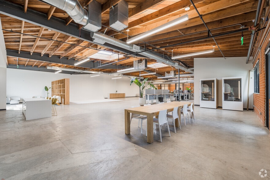 More Photos Of 12820 Panama St, Los Angeles Showroom For Lease