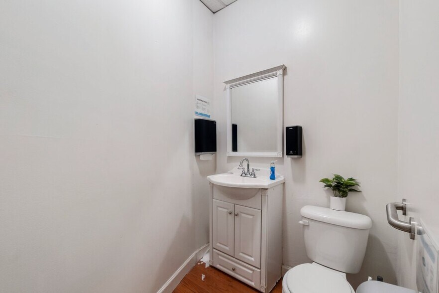 More Photos Of 2516-2520 N Charles St, Baltimore Apartments For Sale