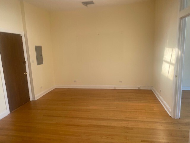 More Photos Of 1029 Lake St, Oak Park General Retail For Lease