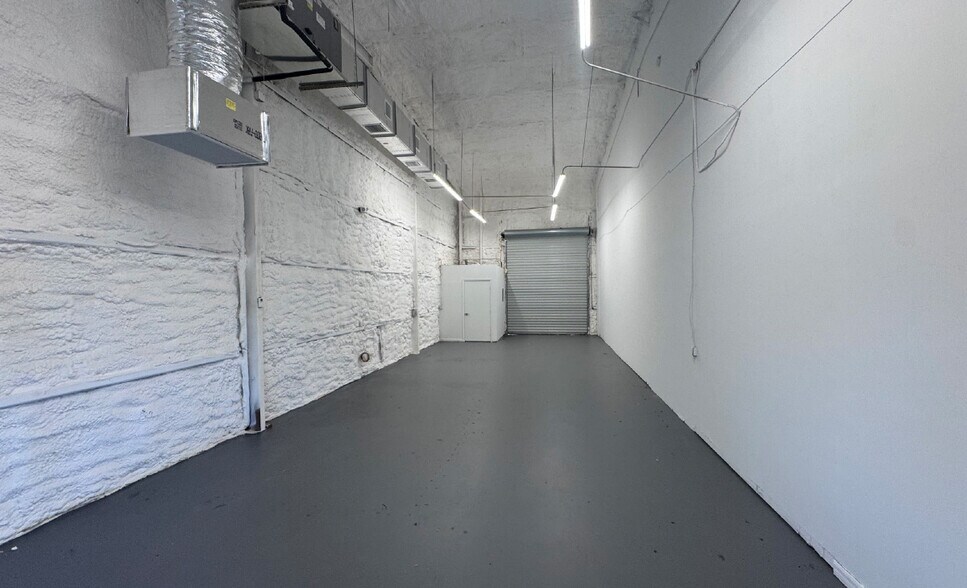More Photos Of 1726-1738 SW Biltmore St, Port Saint Lucie Light Manufacturing For Lease
