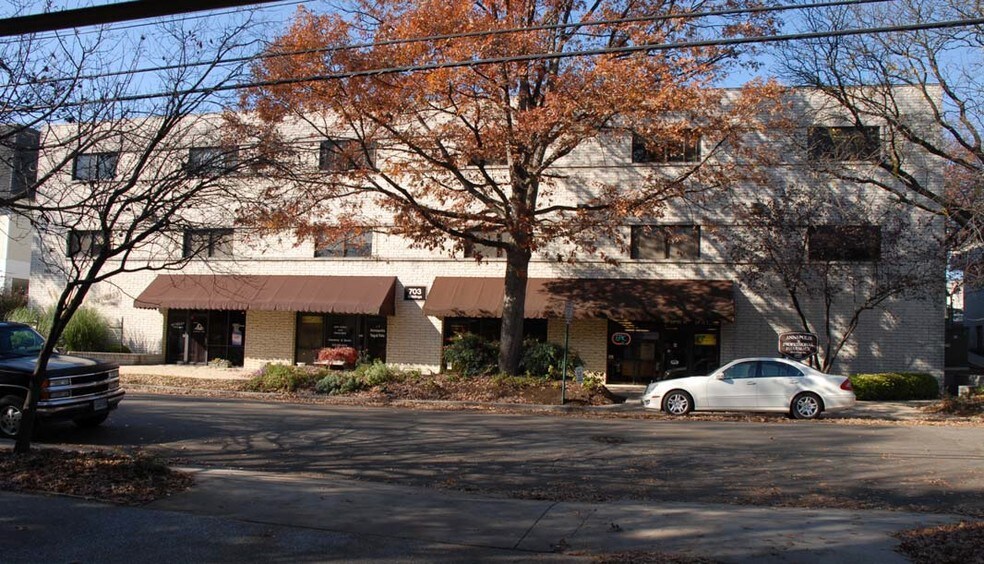 More Photos Of 703 Giddings Ave, Annapolis Medical For Sale