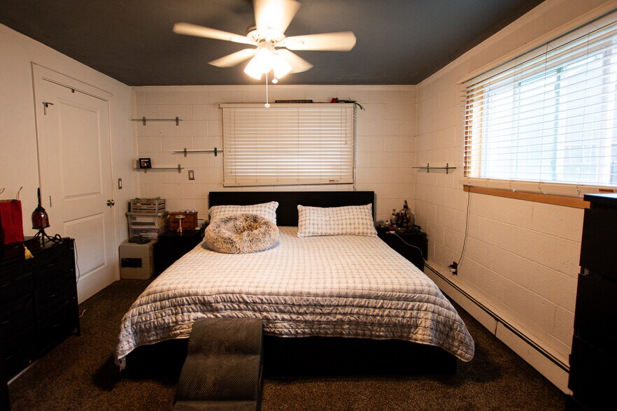 More Photos Of 1035 Park Ave, Monte Vista Specialty For Sale