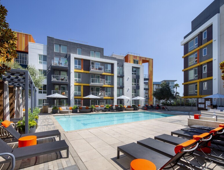 More Photos Of 5901-5921 Center Dr, Los Angeles Apartments For Lease