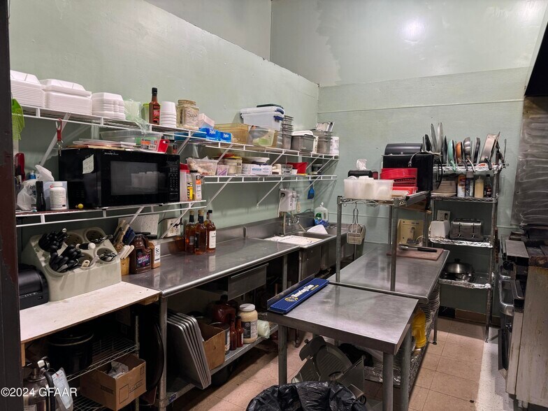 More Photos Of 318 4th St NE, Devils Lake Bar For Sale