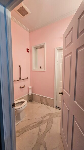 More Photos Of 658 W Lancaster Ave, Bryn Mawr Storefront Retail Residential For Lease