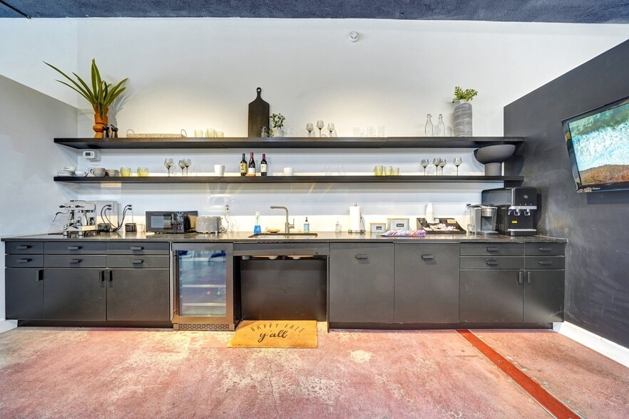 More Photos Of 930 Foothill Blvd, La Cañada Flintridge Storefront For Lease