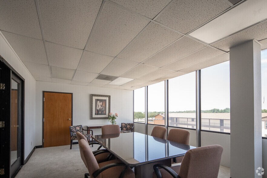 More Photos Of 1711 W Irving Blvd, Irving Medical For Lease