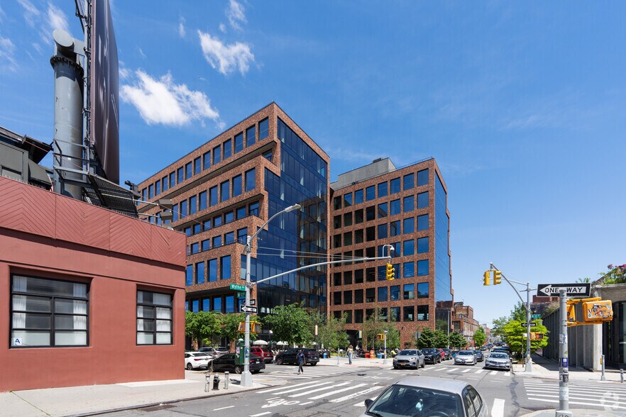 More Photos Of 25 Kent Ave, Brooklyn Office For Lease
