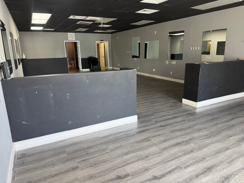 Primary Photo Of 302 SW Tulip Blvd, Port Saint Lucie Service Station For Lease