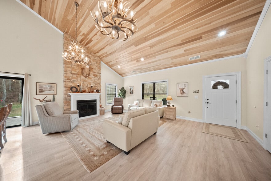 More Photos Of 325 Sinking Rd, Argillite Hospitality For Sale