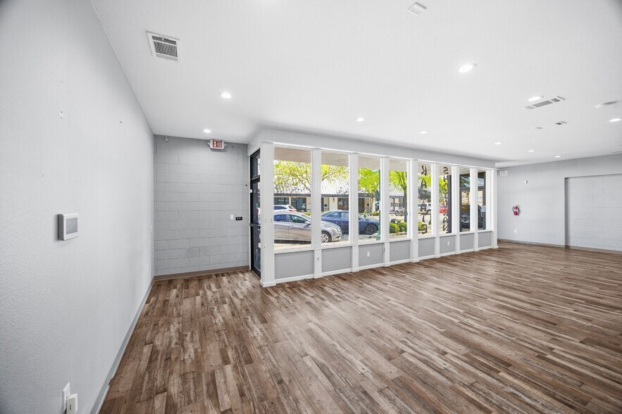 More Photos Of 145-147 N K St, Tulare Office For Sale