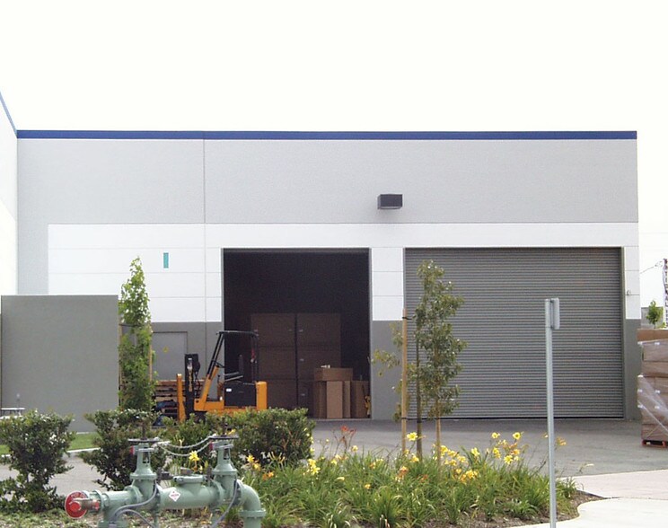 More Photos Of 1710 Ives Ave, Oxnard Warehouse For Lease