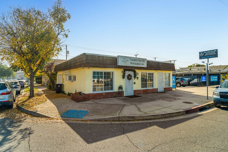 Primary Photo Of 2200 W Burbank Blvd, Burbank Storefront Retail Office For Sale